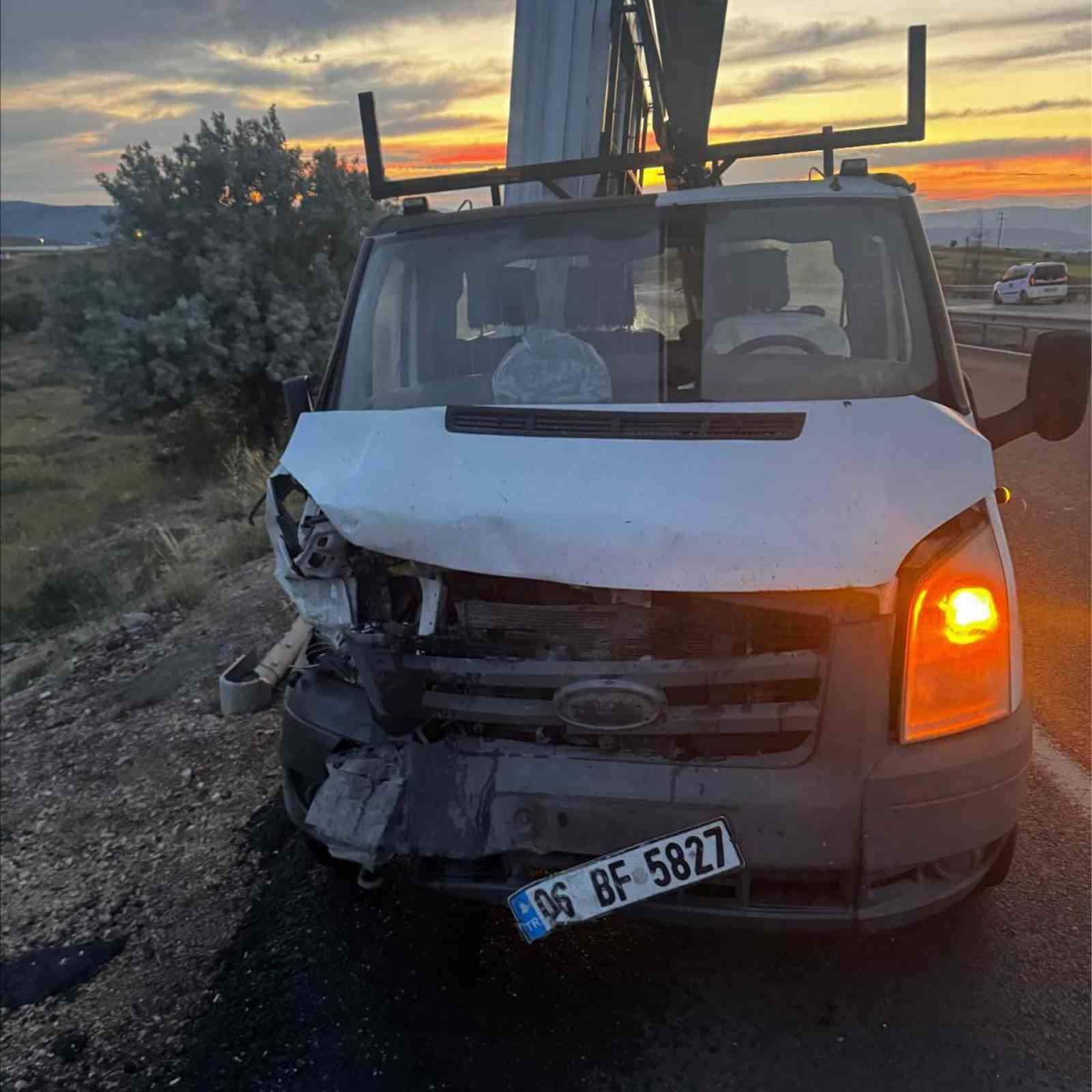 Kırıkkale’de otomobil ile kamyonet çarpıştı: 1 ölü, 2 yaralı