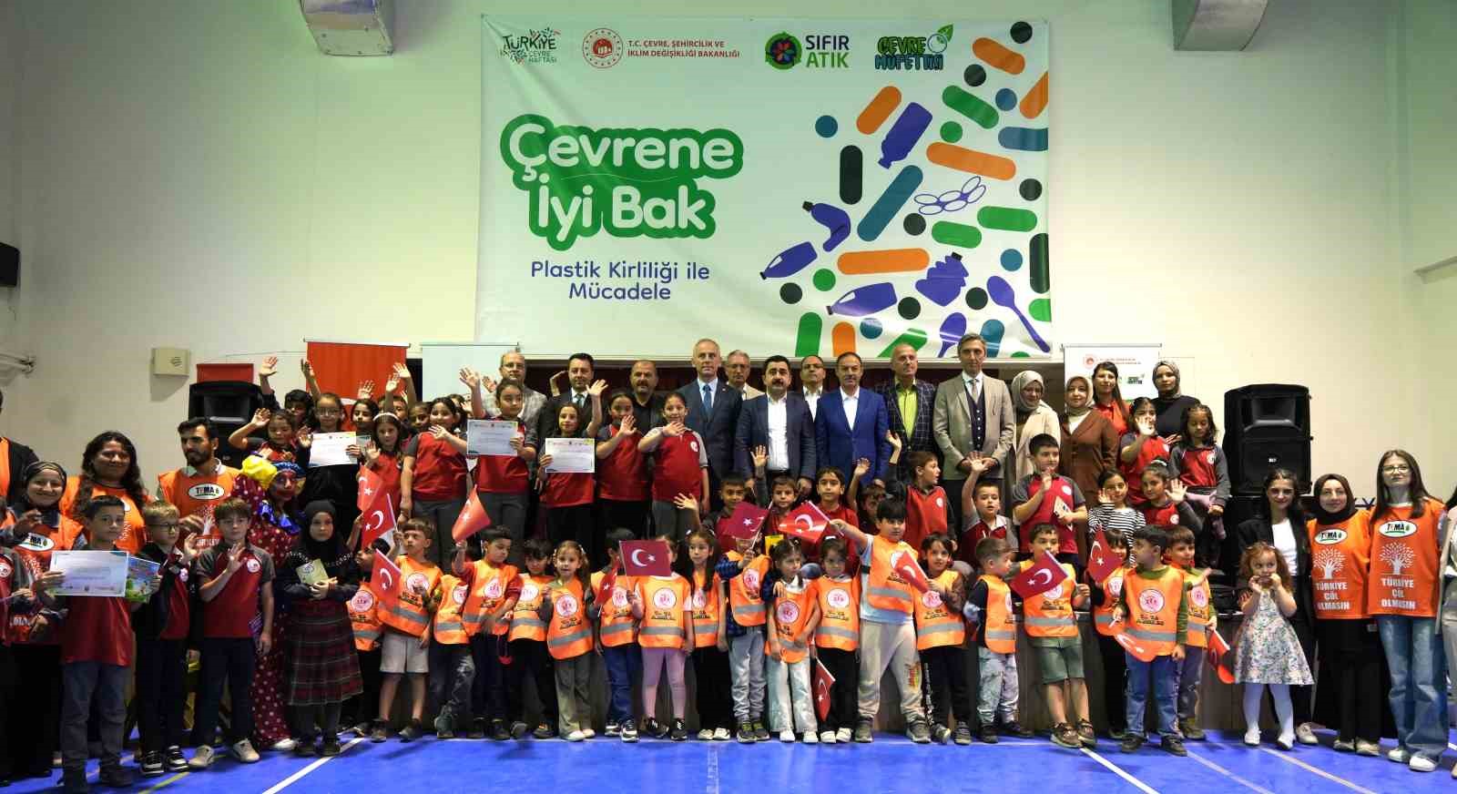 Bayburt’ta plastik kirliliğine oyunlarla dikkat çekildi çevrenin önemini eğlenceyle anlatıldı