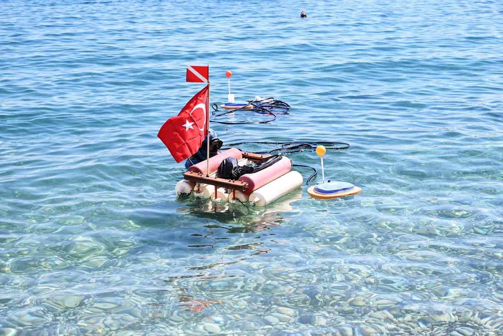 Kemer’de deniz dibi ve sahil temizliği etkinliği
