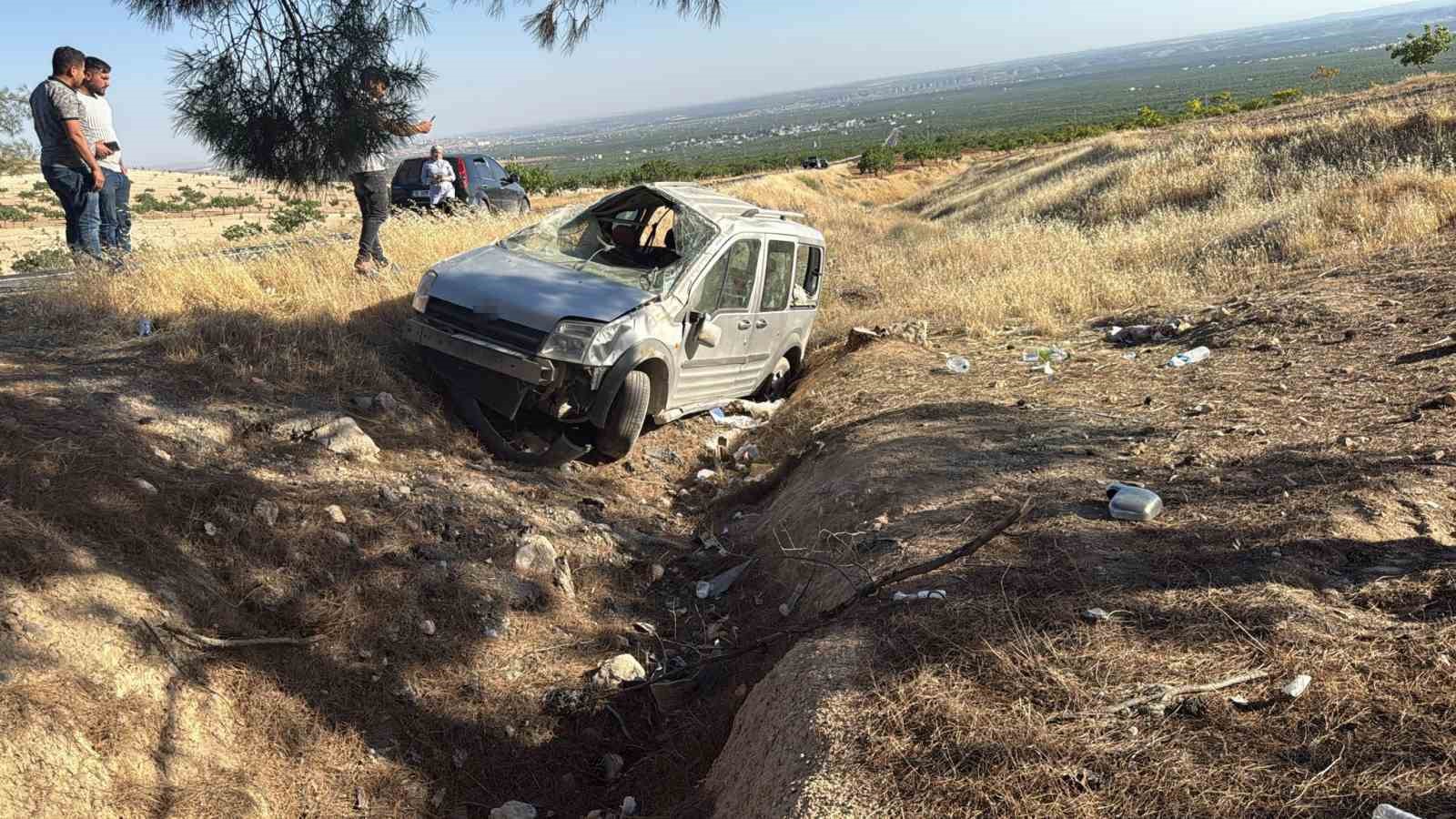 Araç devrildi, Halfeti gezisi kabusa dönüştü: 6 yaralı


