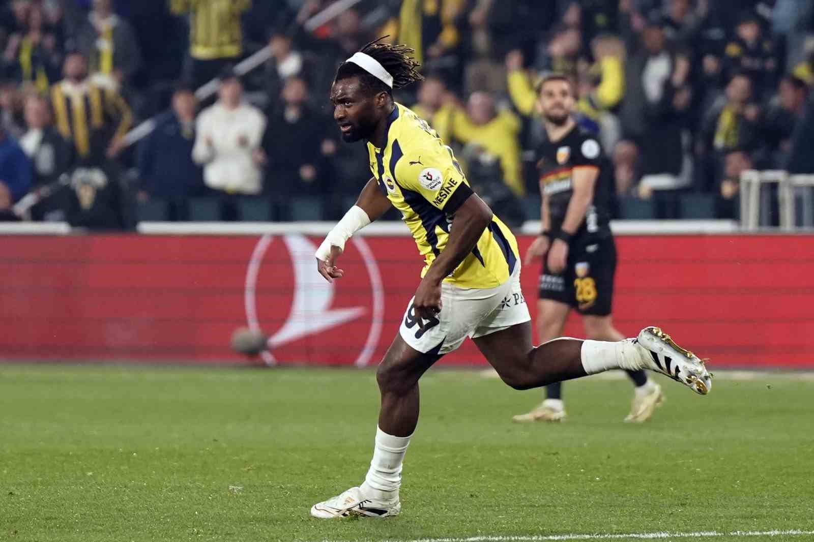 Allan Saint-Maximin: "Fenerbahçe’nin her zaman kalbimde ayrı bir yeri olacak"
