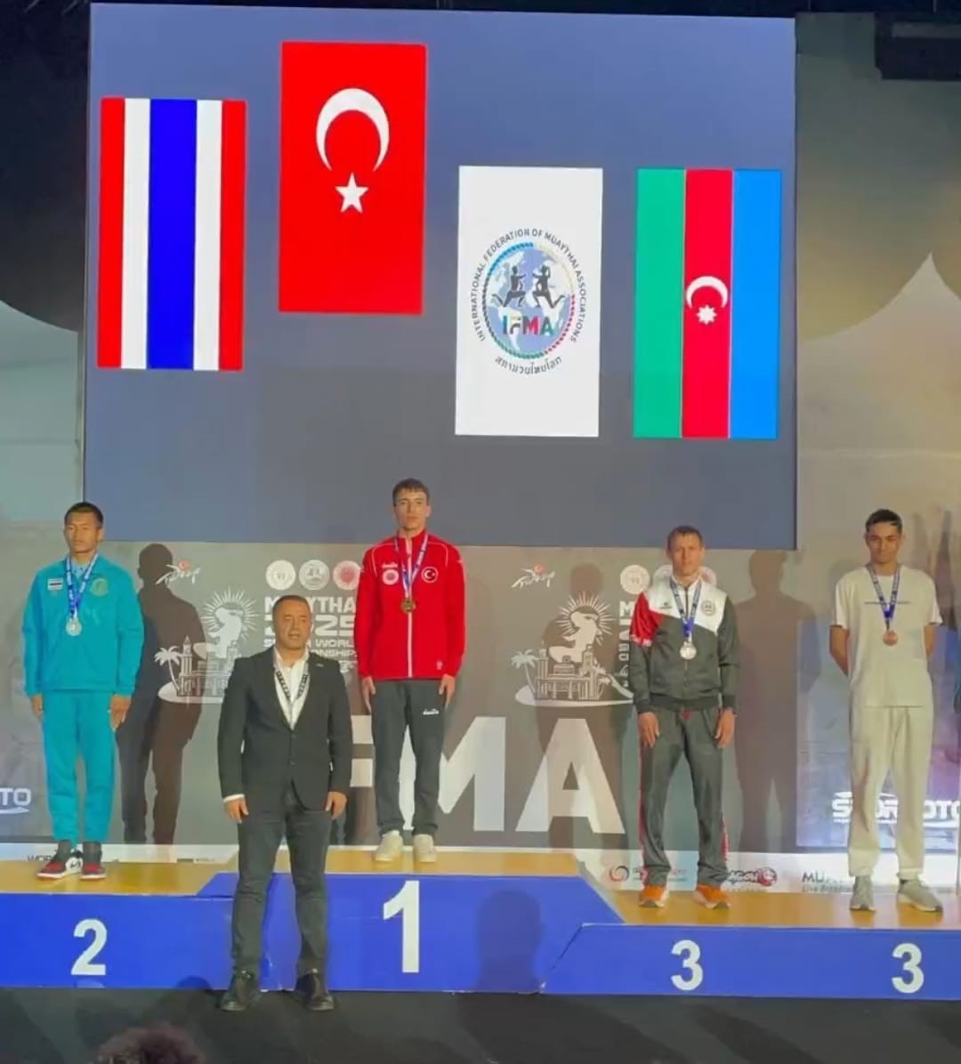 Kayserili Muaythaiciler d&uuml;nya derecelerine imza attı
