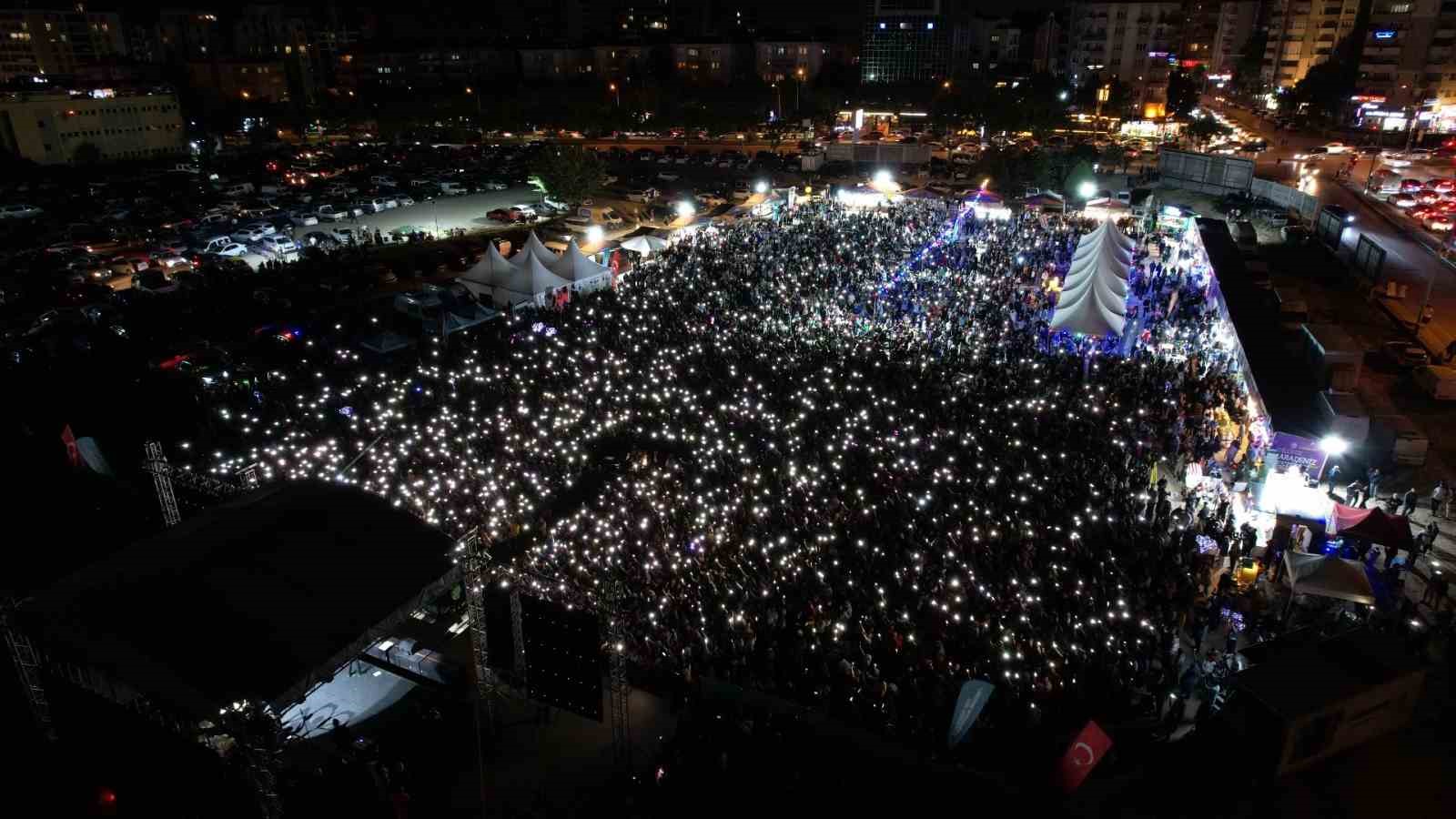 Nilüfer Karadeniz Festivali’nde Ekin Uzunlar rüzgarı