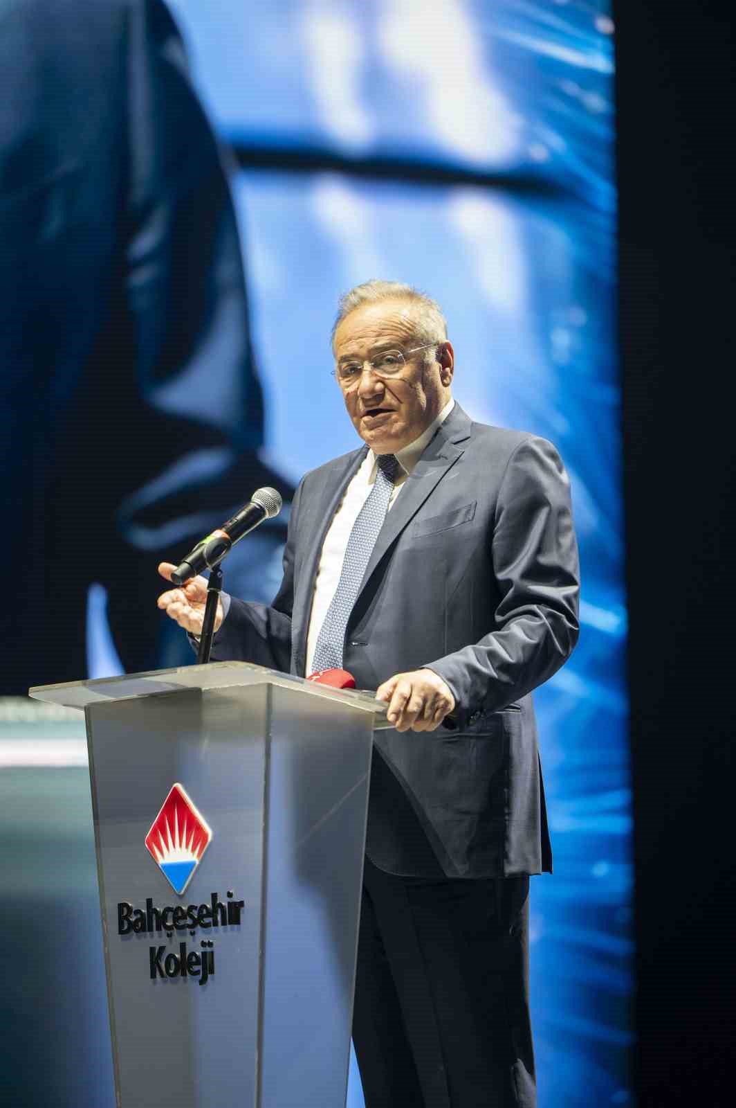 Bahçeşehir Kolejinden yıl sonu gösterisi