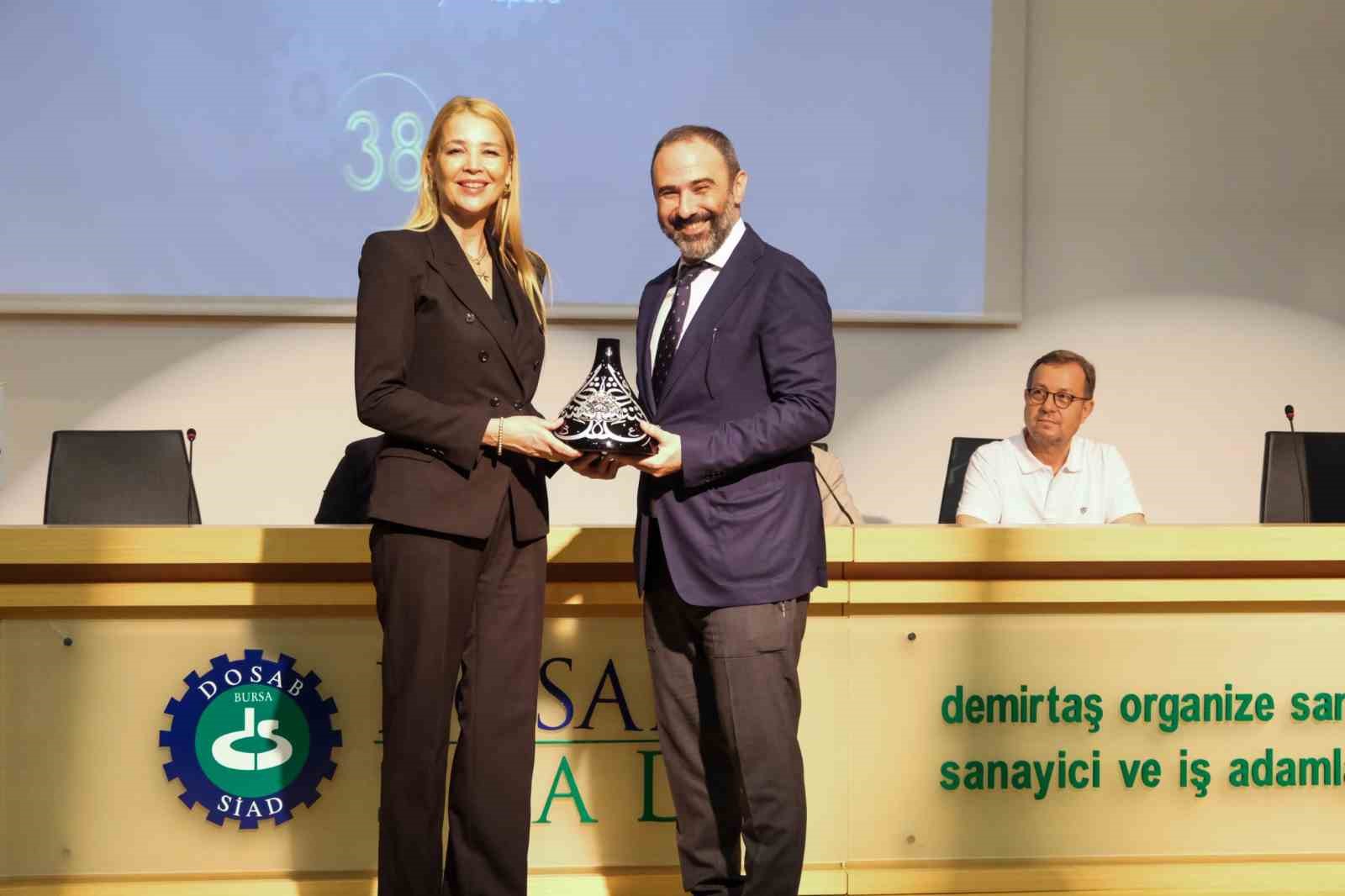 DOSABSİAD’da bayrak değişimi