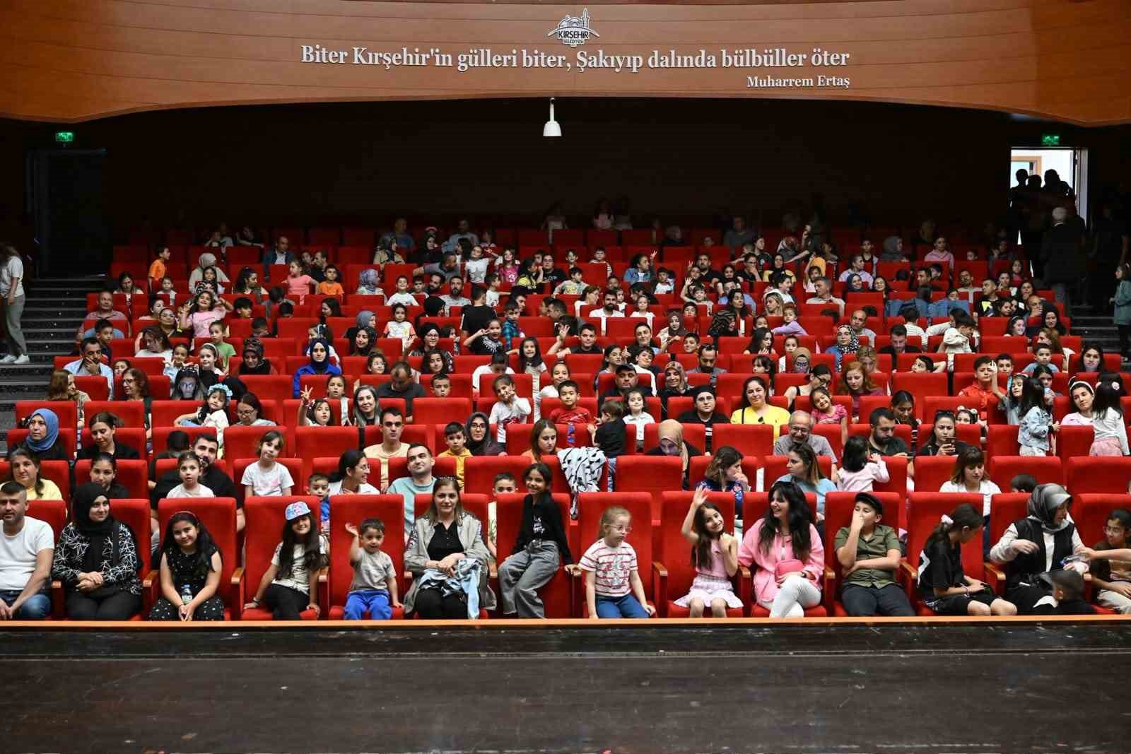 Odunpazarı Belediyesi Tiyatrosu, Kırşehir’de minik kalplere dokundu