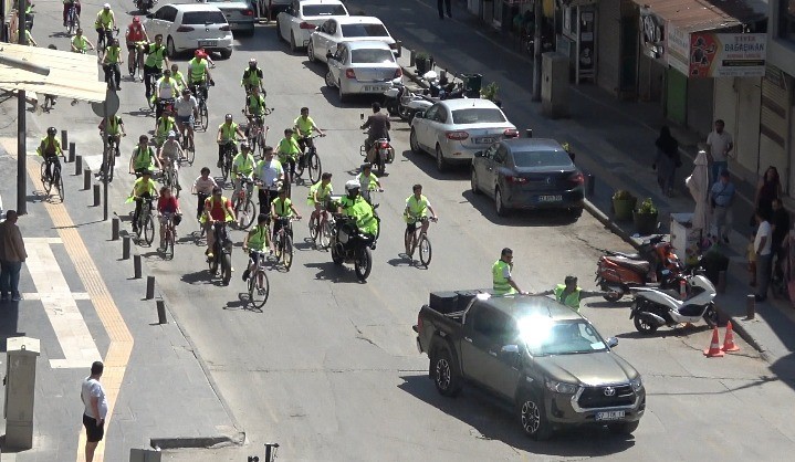 Kilis&rsquo;te farkındalık i&ccedil;in pedallar bağımlılığa karşı &ccedil;evrildi
