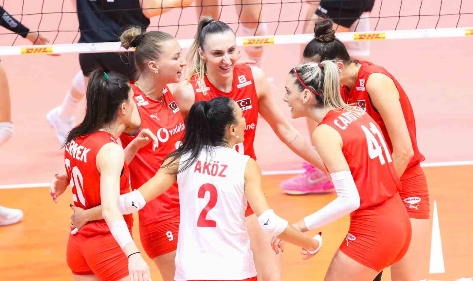 A Milli Kadın Voleybol Takımı, VNL’nin ilk etabı için Çin’e gitti