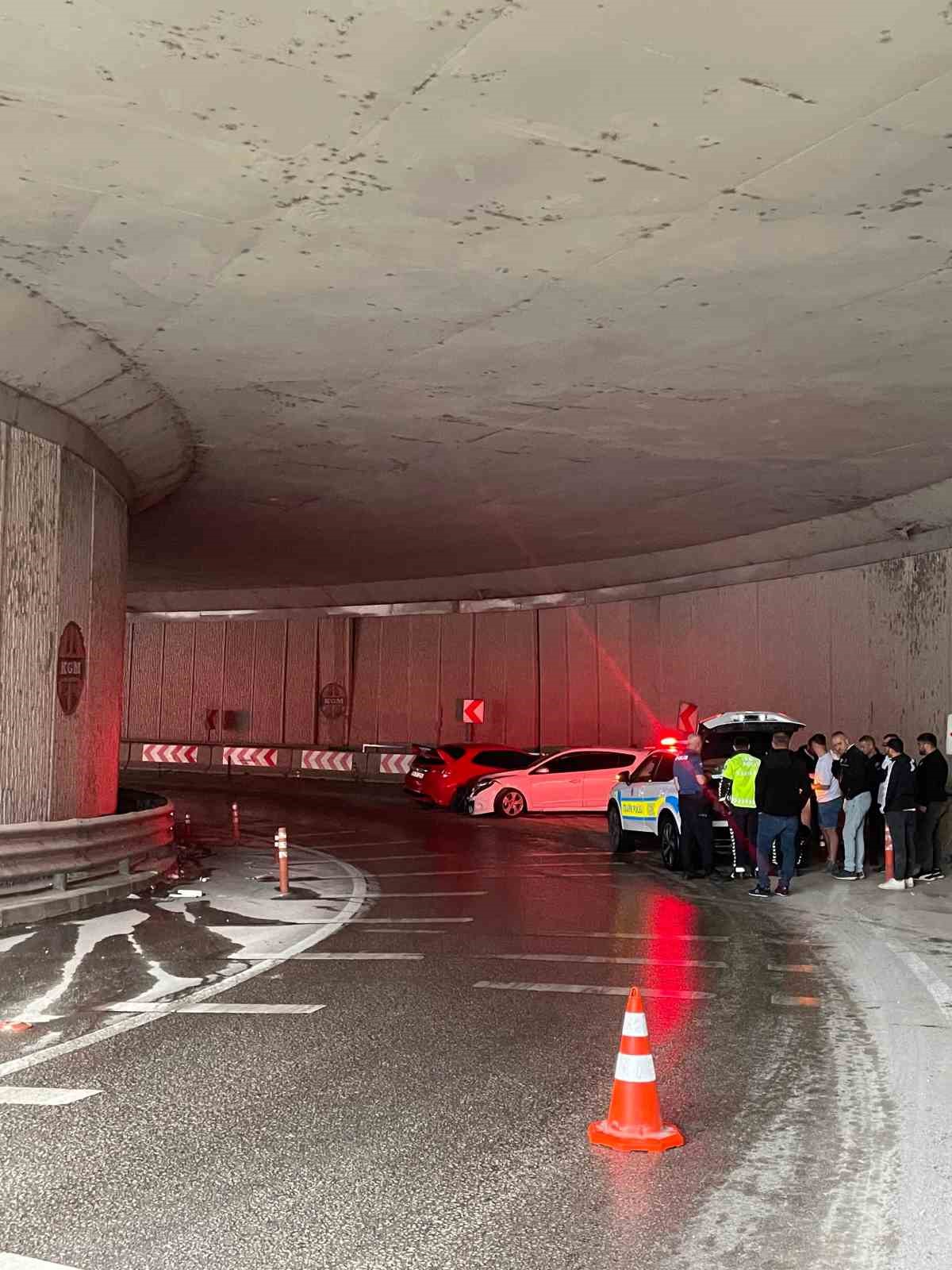 ’Ucube Kavşak’ta 2 ayrı kaza: 4 yaralı