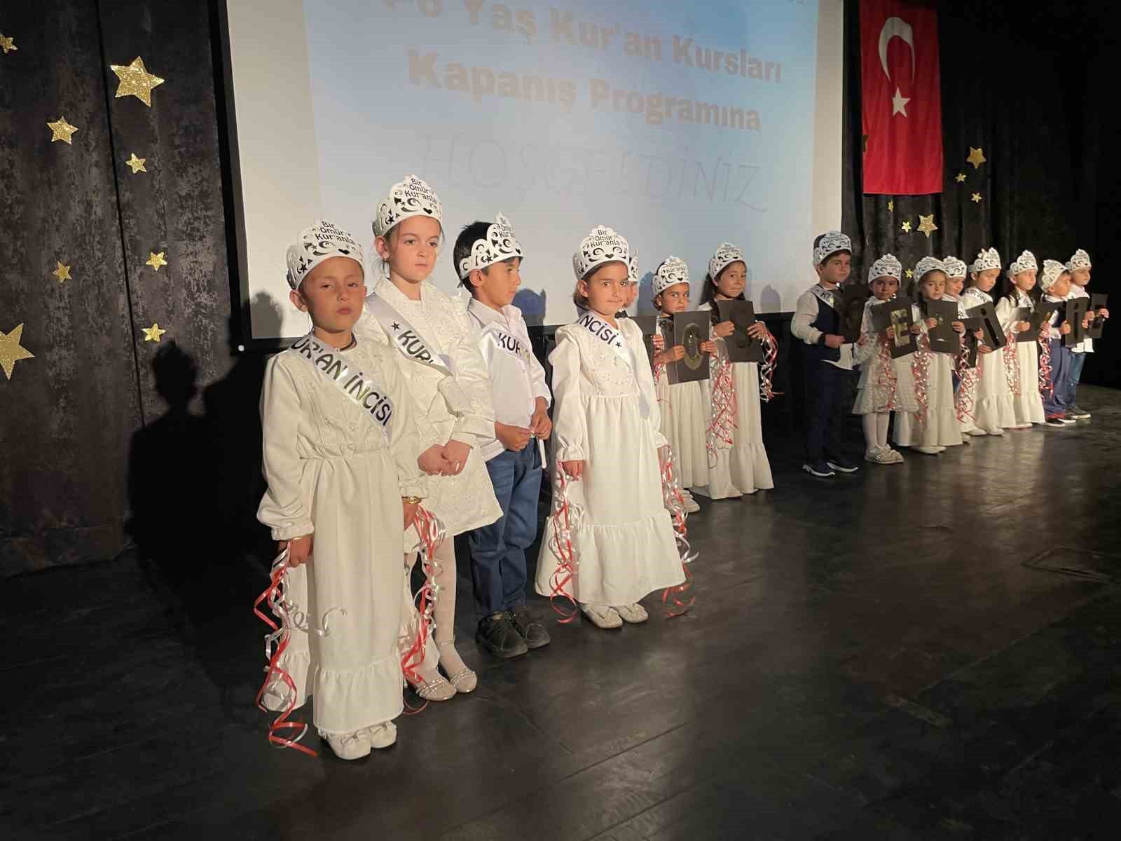 4-6 yaş Kur&rsquo;an kursu &ouml;ğrencilerinden yılsonu etkinliği
