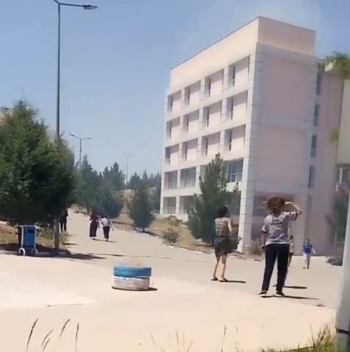 Batman’da kız yurdunun bahçesinde yangın
