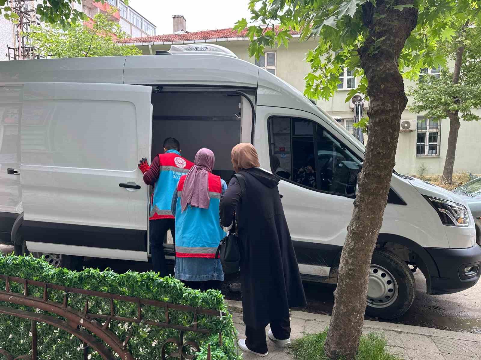 T&uuml;rkeli&rsquo;de ka&ccedil;ak avlanan 363 kalkan balığı vatandaşa dağıtıldı
