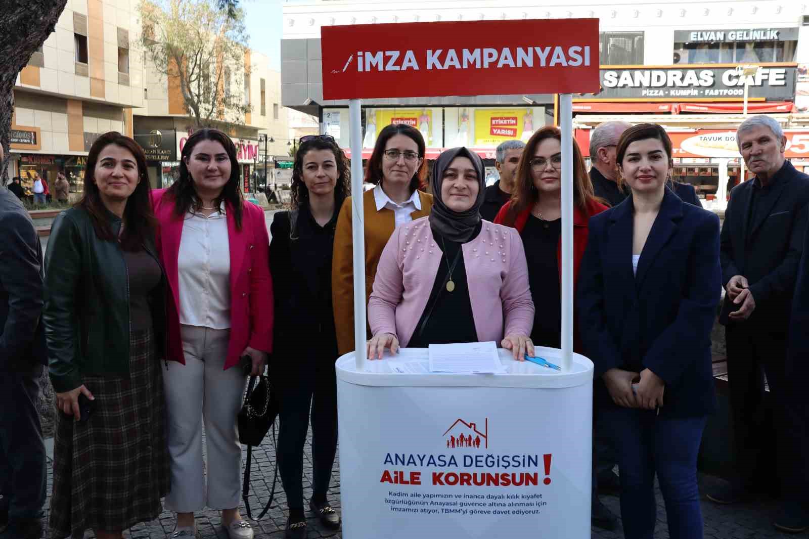 Miran: &lsquo;Aile ilişkisinin temeli evliliktir&rsquo;
