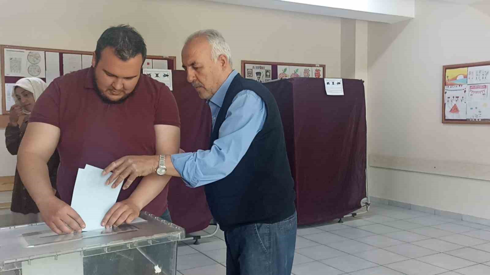 Sivas&rsquo;ta muhtarlık i&ccedil;in yeniden sandığa gidildi
