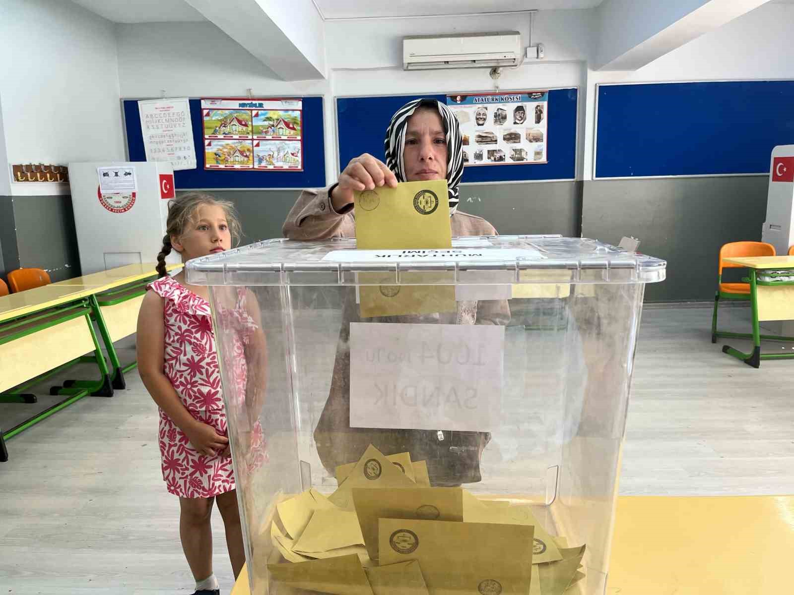 Hatay’da muhtarın vefatı nedeniyle yeniden muhtarlık seçimi yapıldı