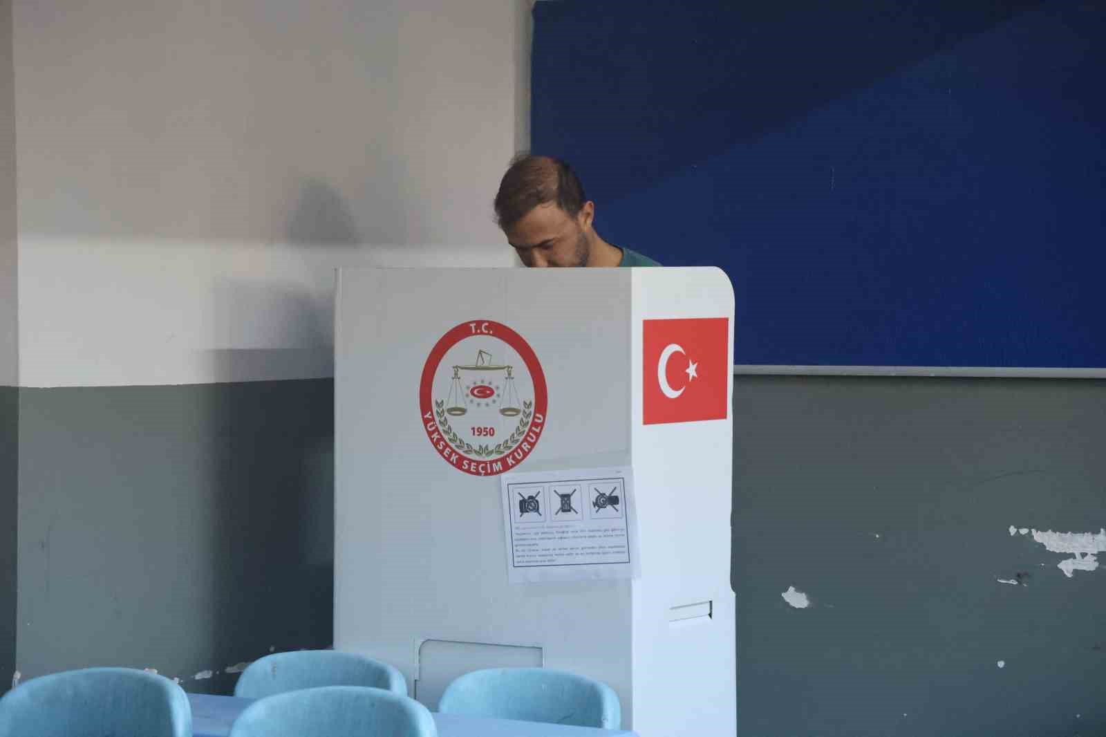 Hatay’da muhtarın vefatı nedeniyle yeniden muhtarlık seçimi yapıldı