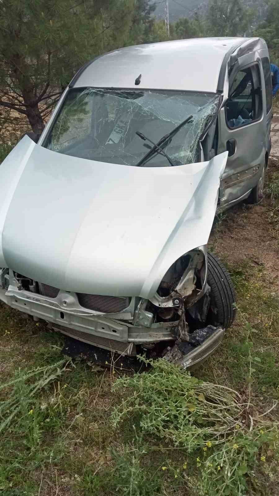 Antalya&rsquo;da trafik kazası: 1 &ouml;l&uuml;, 3 yaralı
