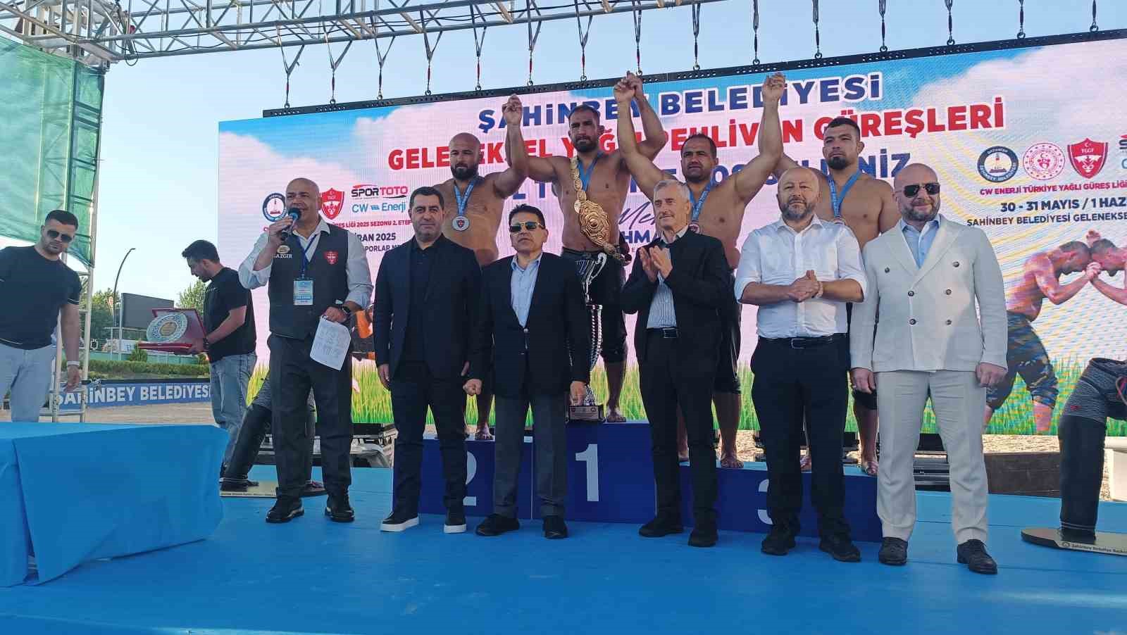 Gaziantep’te altın kemer Feyzullah Aktürk’ün