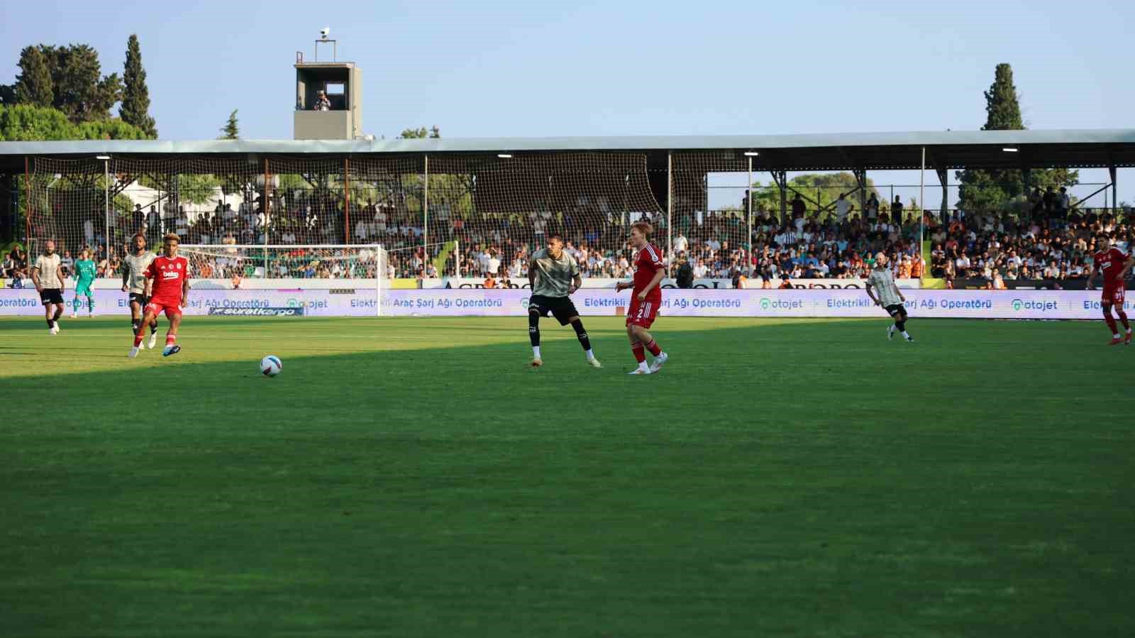 Trendyol Süper Lig: Bodrum FK: 0 - Beşiktaş: 3 (İlk yarı)