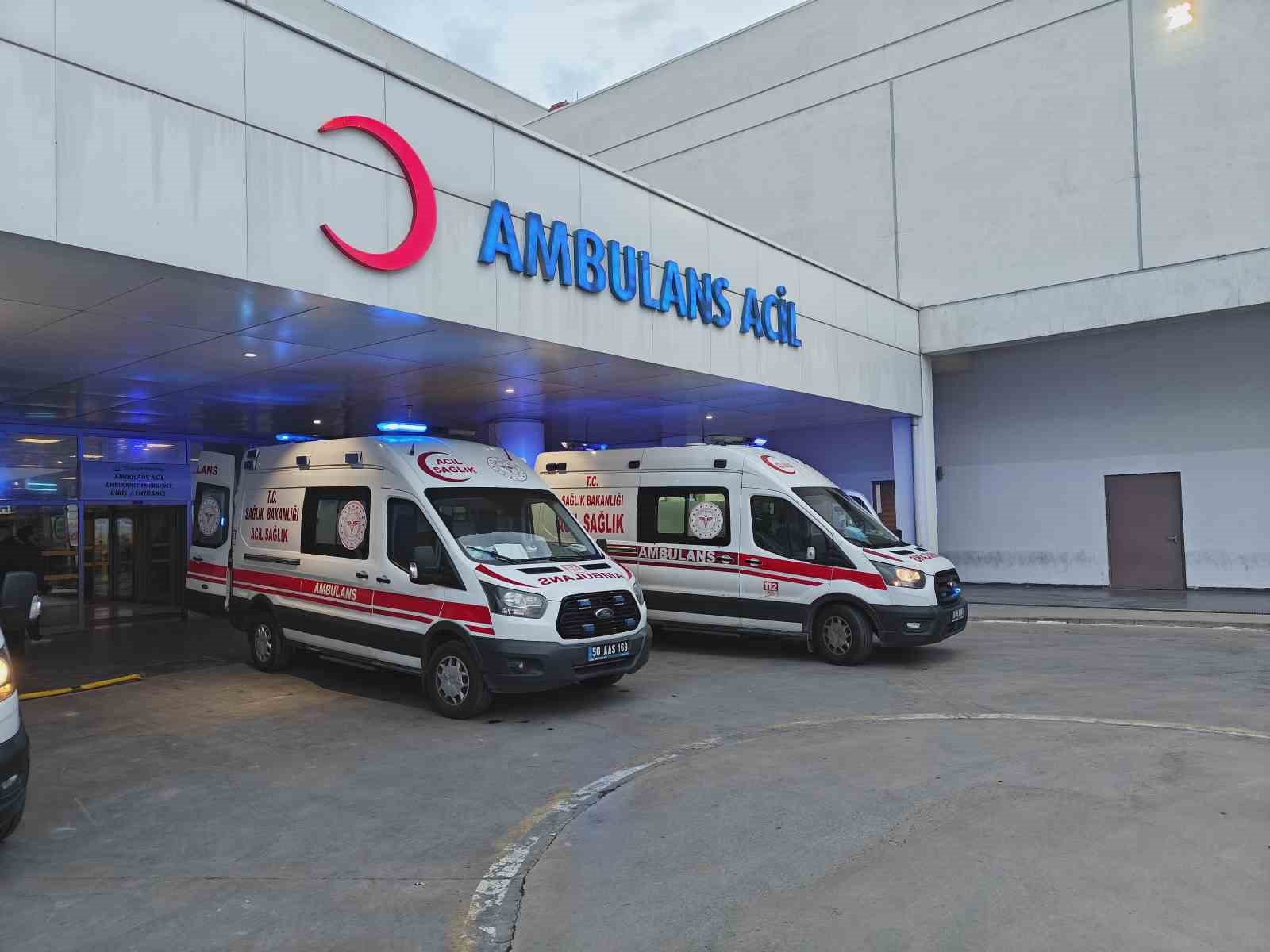 DEM Parti Van Milletvekili Dindar geçirdiği kazada yaralandı