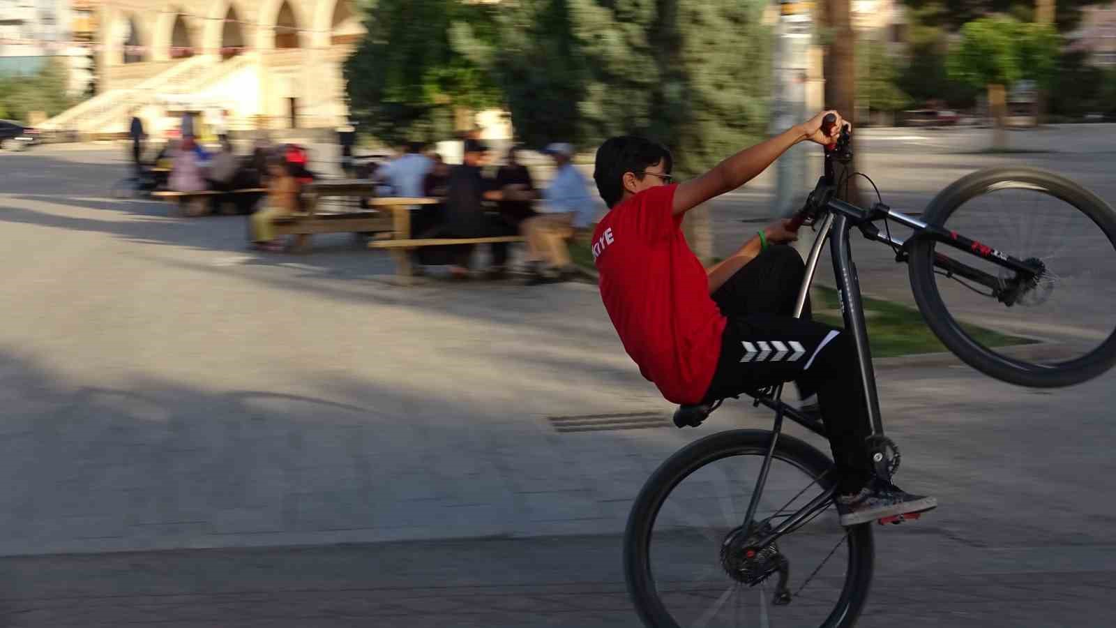 Mardin&rsquo;de &lsquo;12. Geleneksel Yeşilay Bisiklet Turu&rsquo; d&uuml;zenlendi
