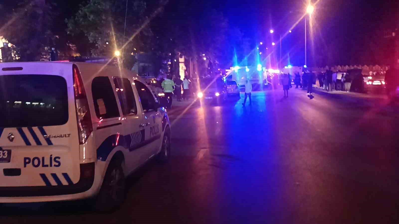 Gaziantep’te iki araç kafa kafaya çarpıştı: 5 ölü, 2 yaralı