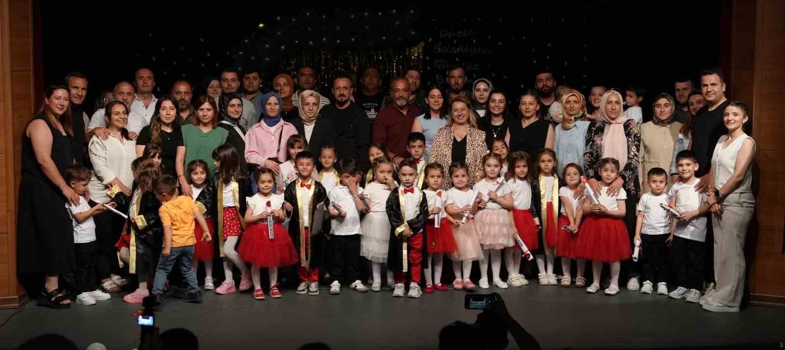 Öğrencilerden muhteşem yıl sonu gösterisi