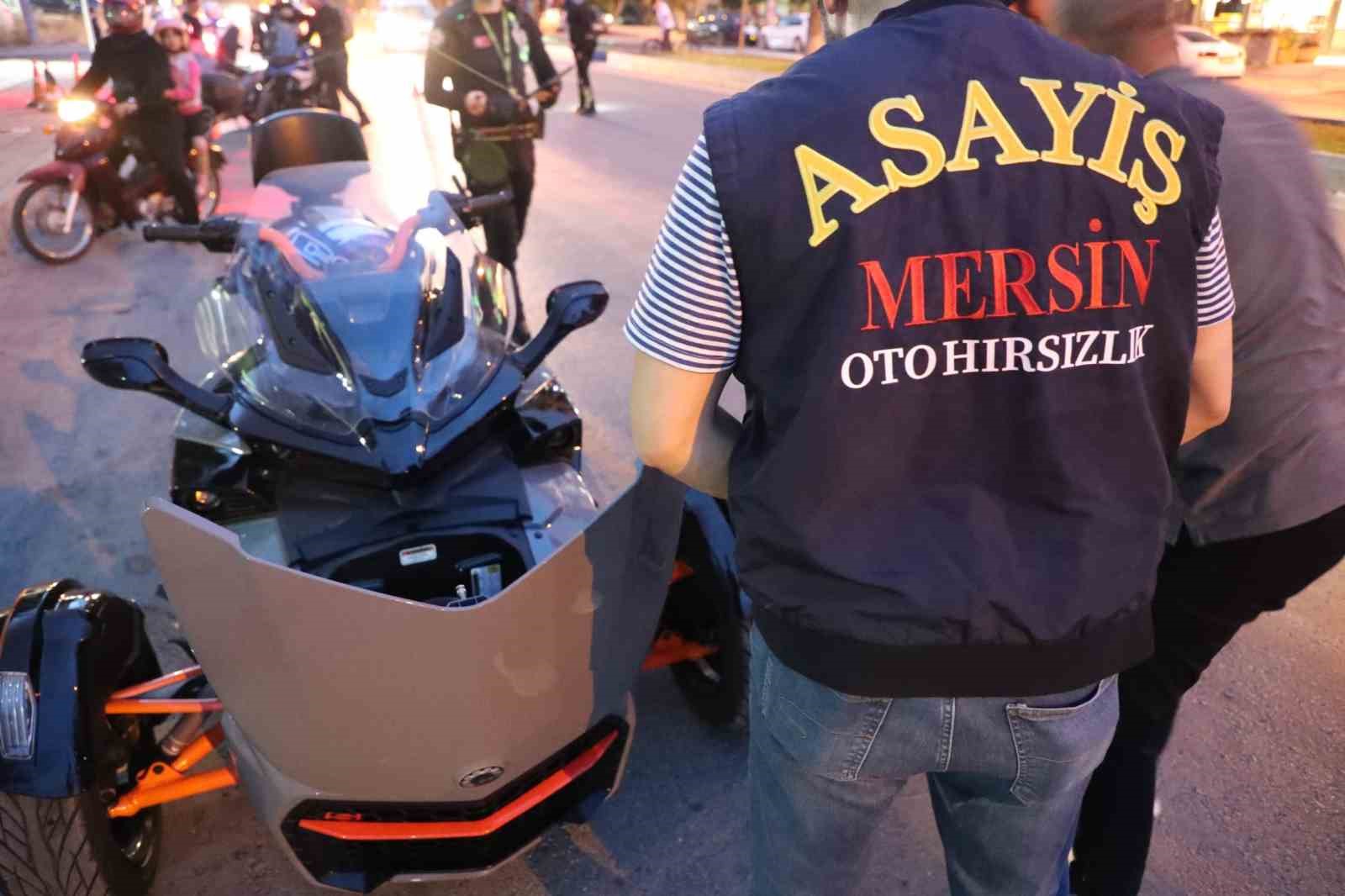 Mersin&rsquo;de binlerce motosiklet denetlendi, y&uuml;zlercesi trafikten men edildi
