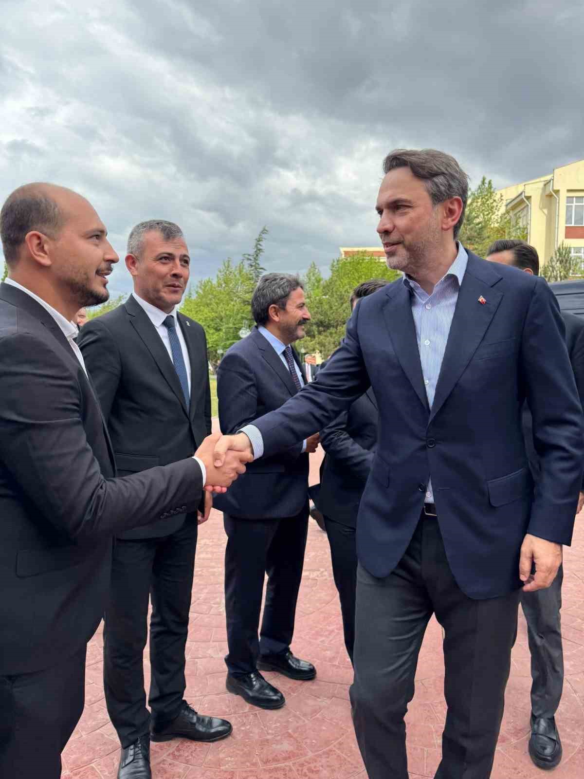 Başkan Yıldız, Bakan Bayraktar&rsquo;ın Eti Maden Kırka&rsquo;ya 400 iş&ccedil;i alınacağı m&uuml;jdesini değerlendirdi
