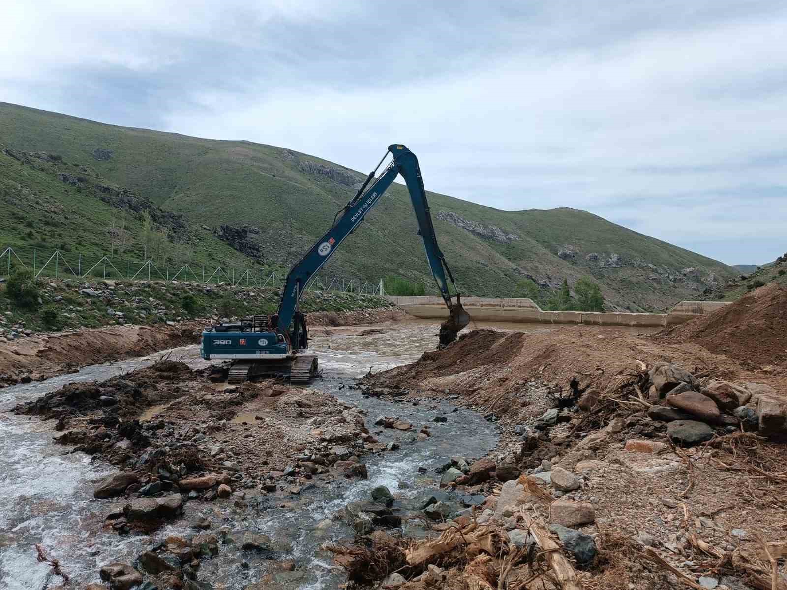 Suludure tersip bendinde temizlik çalışması yapıldı