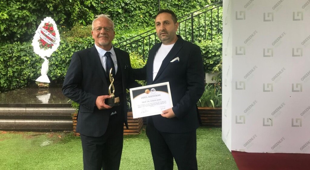 Kütahya’da Prof. Dr. Hakan Kara’ya "Akademik Altın Kalem" ödülü