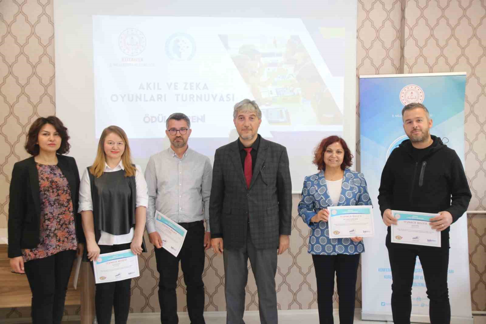 Kütahya’da akıl ve zeka oyunları turnuvası ödül töreni

