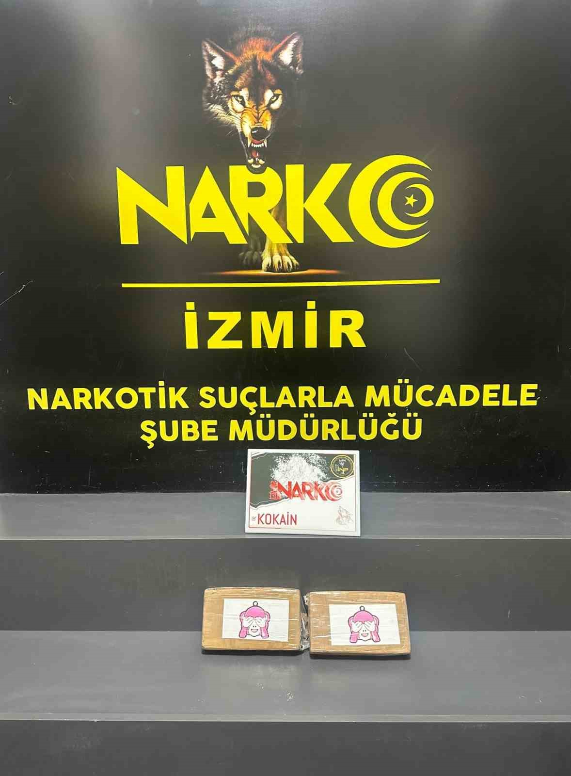 İzmir’de 2 kilo 300 gram kokain ele geçirildi