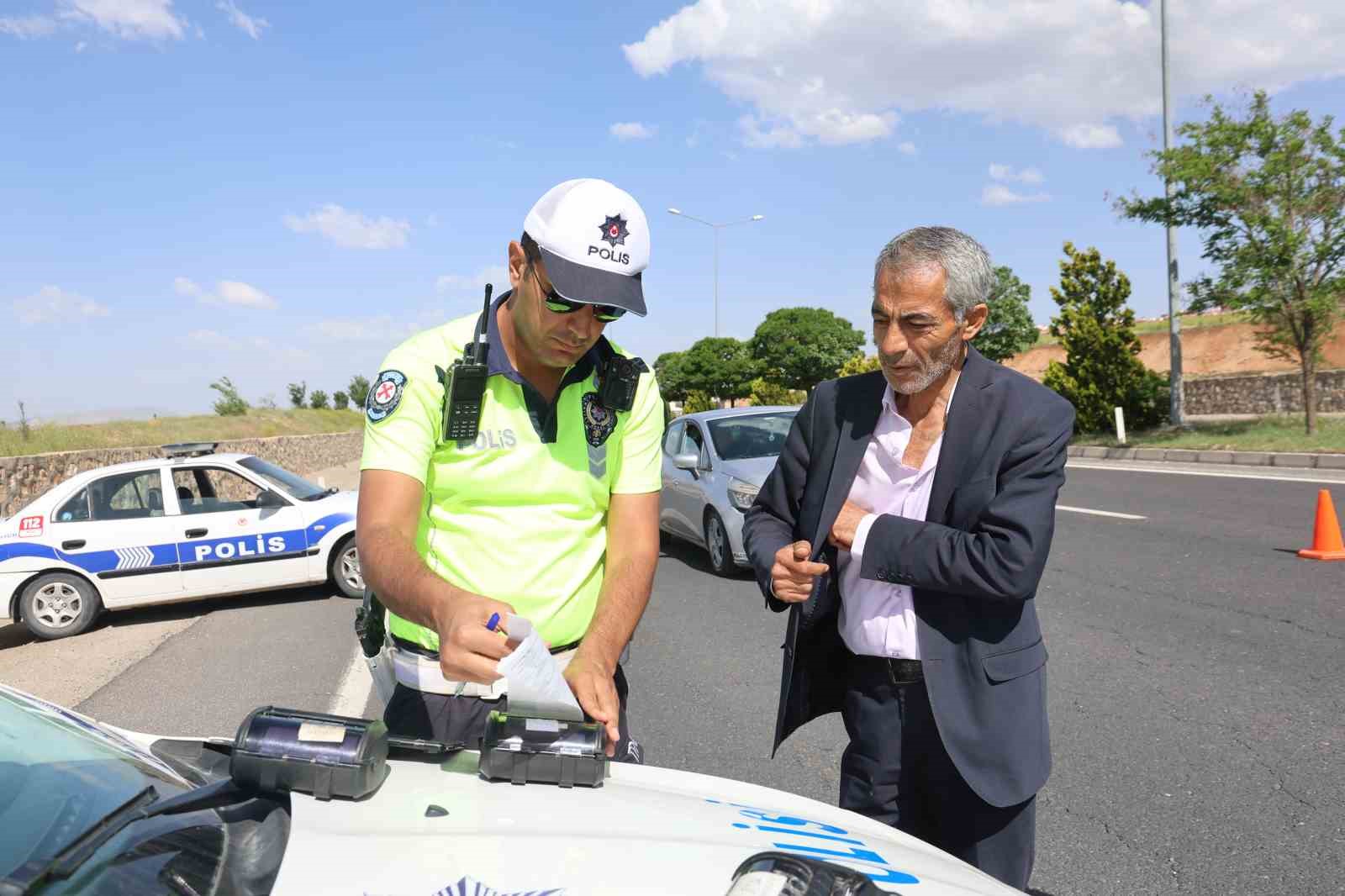 Elazığ&rsquo;da bayram &ouml;ncesi dron destekli trafik denetimi
