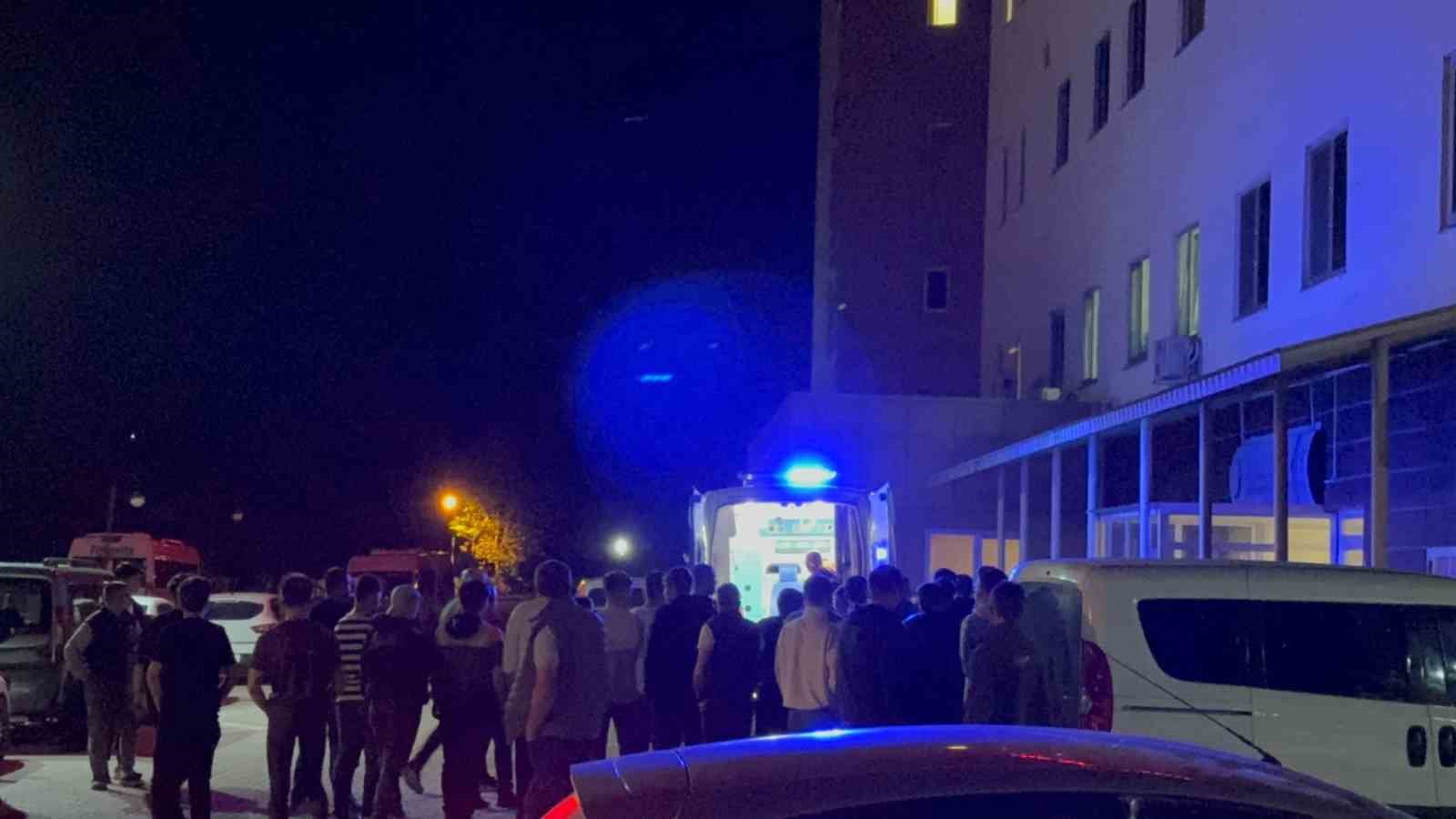 Motosikletli &ccedil;ocuklar &ccedil;arpıştı: 1 &ouml;l&uuml;, 1 ağır yaralı
