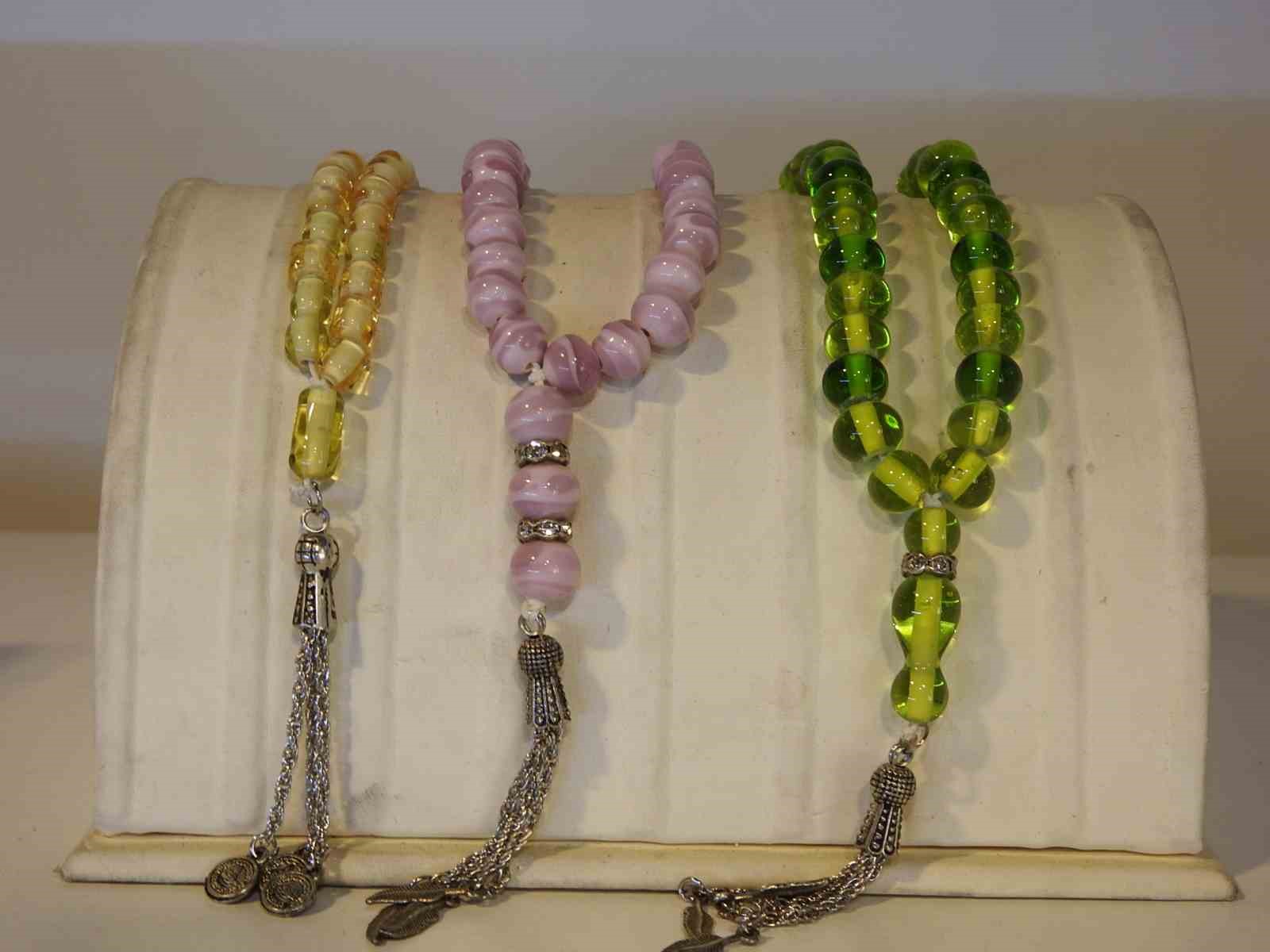 &Ccedil;ocuklar camları sanata d&ouml;n&uuml;şt&uuml;r&uuml;yor
