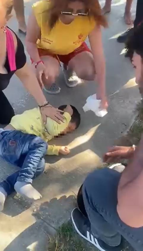 Yürüyüş yoluna giren motosikletli 3,5 yaşındaki çocuğa çarptı