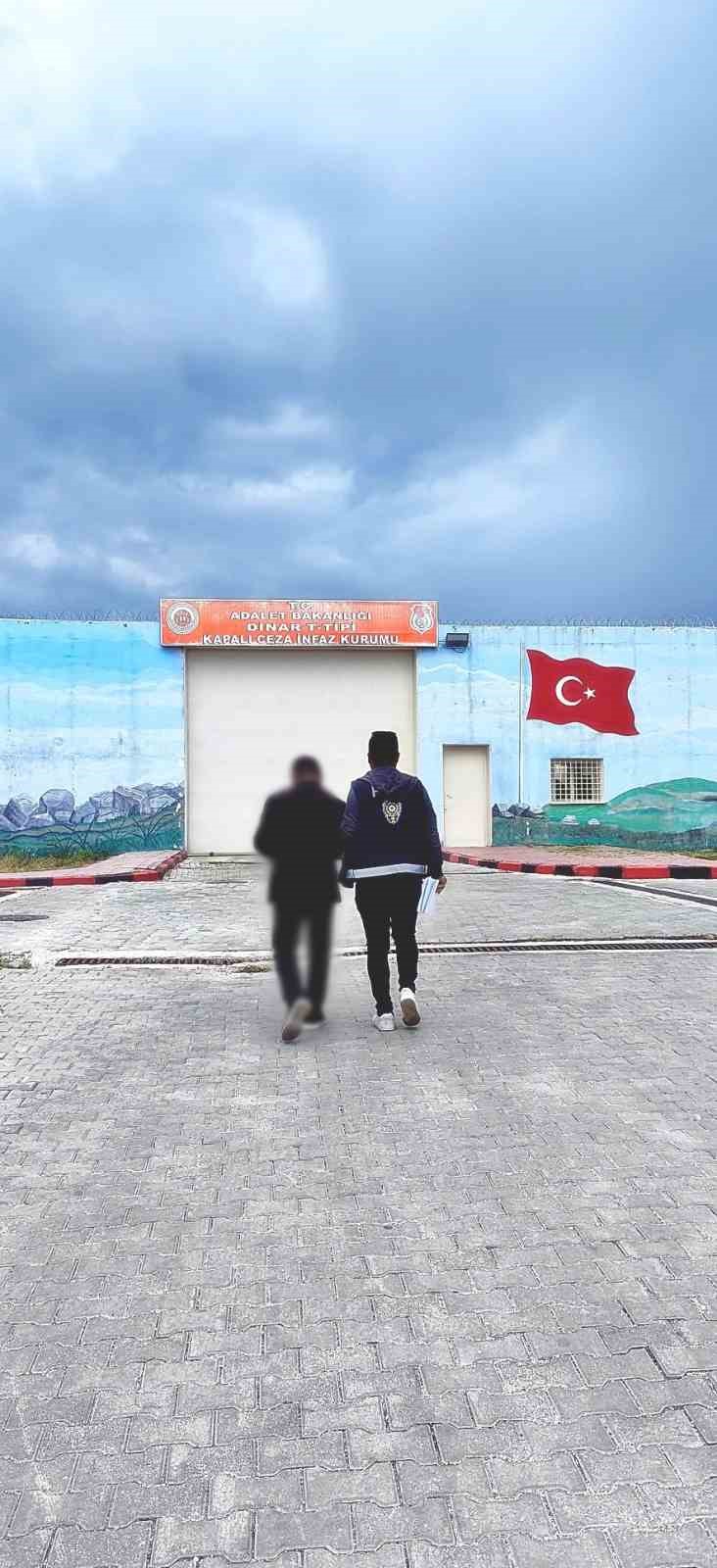 Polis hapis cezasıyla aranan şahsı yakaladı
