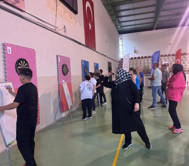 Bilecik’te düzenlenen ‘Dart Turnuvası’ renkli görüntülere sahne oldu