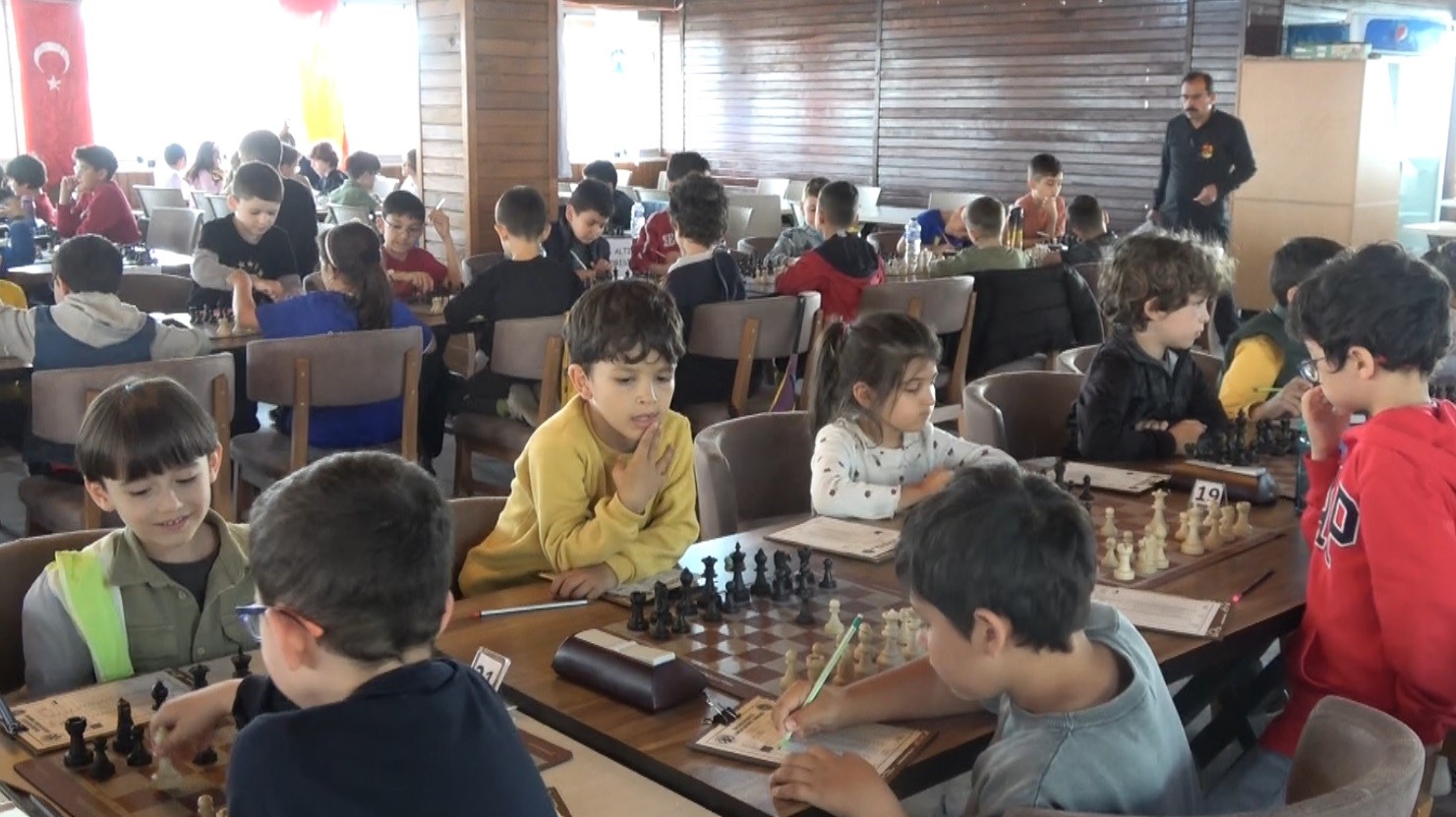 Tavşanlı’da satranç’ın şampiyonları belli oldu