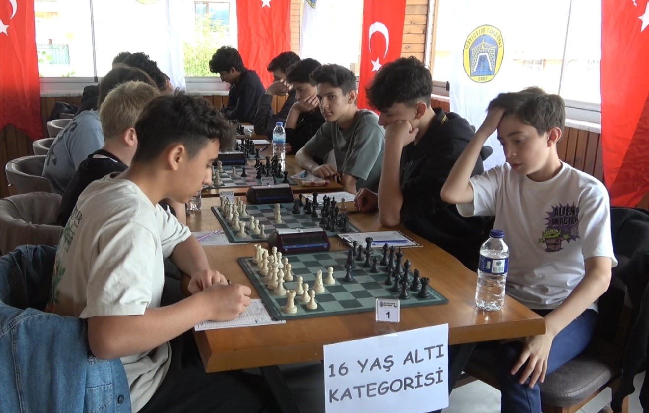 Tavşanlı’da satranç’ın şampiyonları belli oldu
