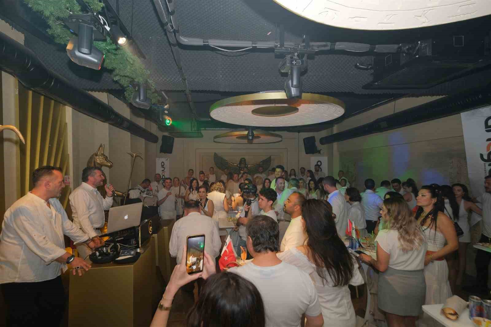 ANTGİAD’dan beyaz konseptli ’Yaza Merhaba’ partisi