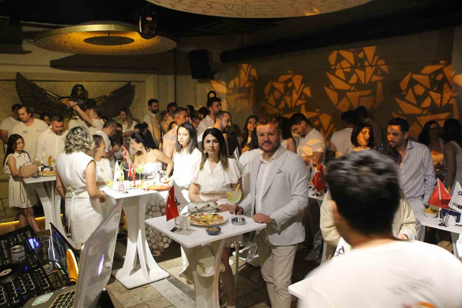 ANTGİAD&rsquo;dan beyaz konseptli &rsquo;Yaza Merhaba&rsquo; partisi
