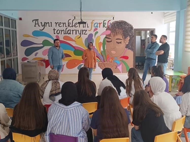 Özel eğitim uygulamalarını yerinde gözlemlediler