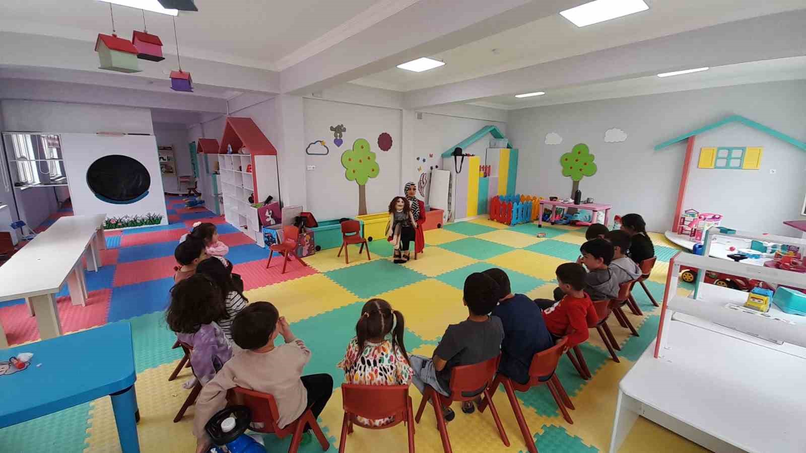 Birsen &ouml;ğretmen ger&ccedil;ekleştirdiği etkinliklerle herkesin takdirini kazandı
