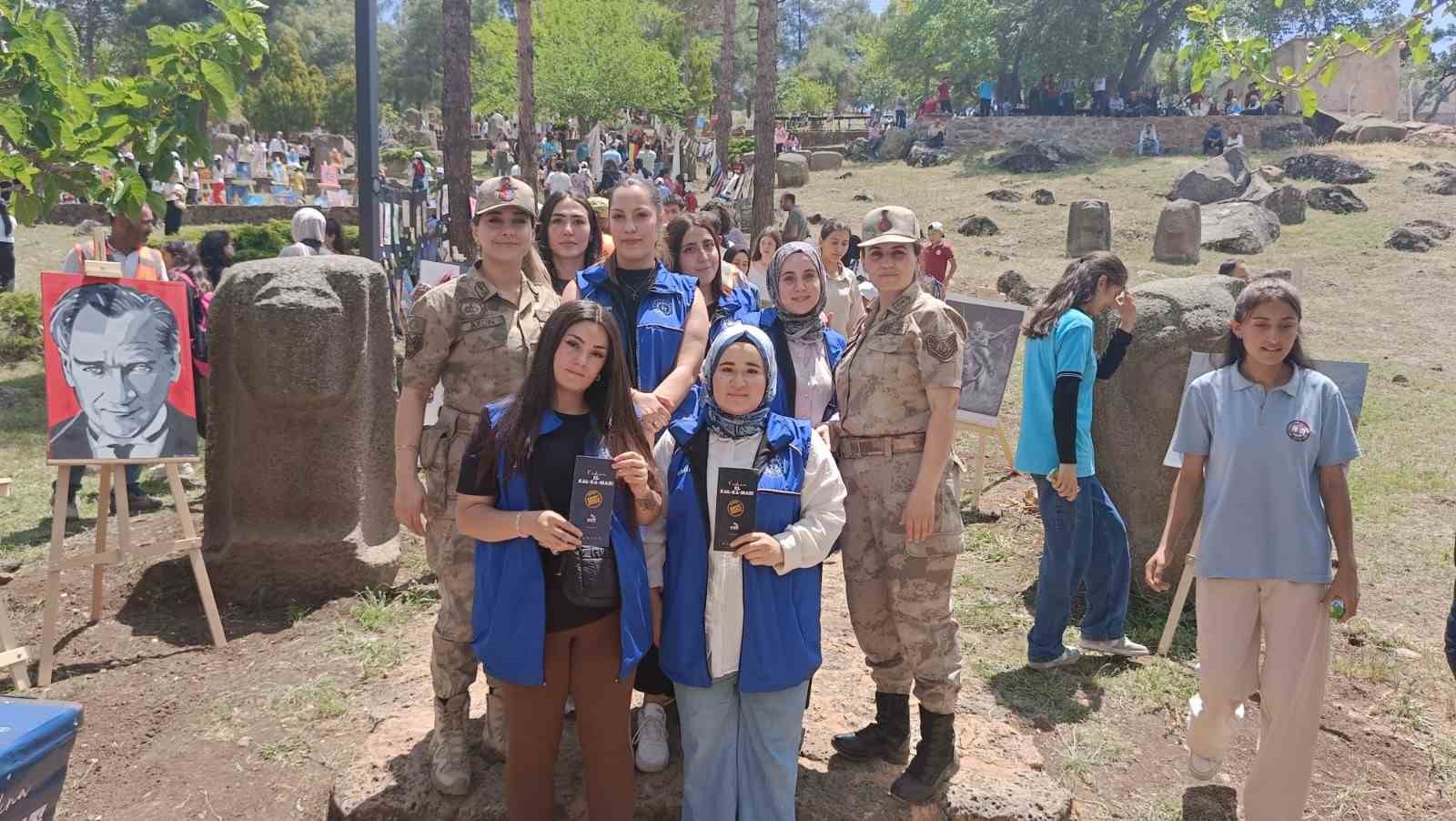 Jandarma KADES uygulamasını tanıttı
