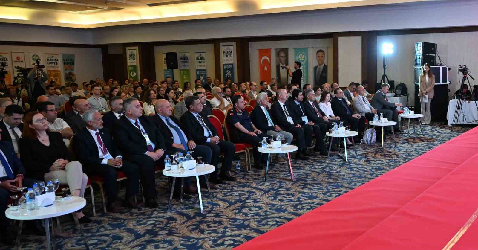 T&uuml;rkiye&rsquo;nin jeotermal sera alanı y&uuml;zde bin 500 b&uuml;y&uuml;yebilir

