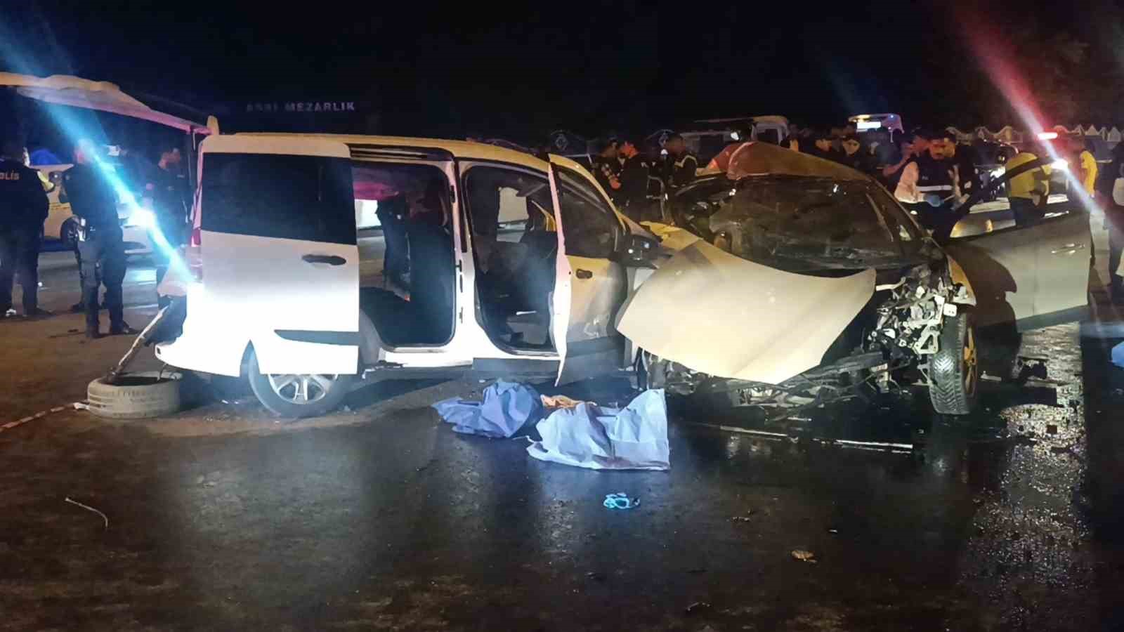 Kazada hayatını kaybeden 2 gencin cenazesi yakınlarına teslim edildi
