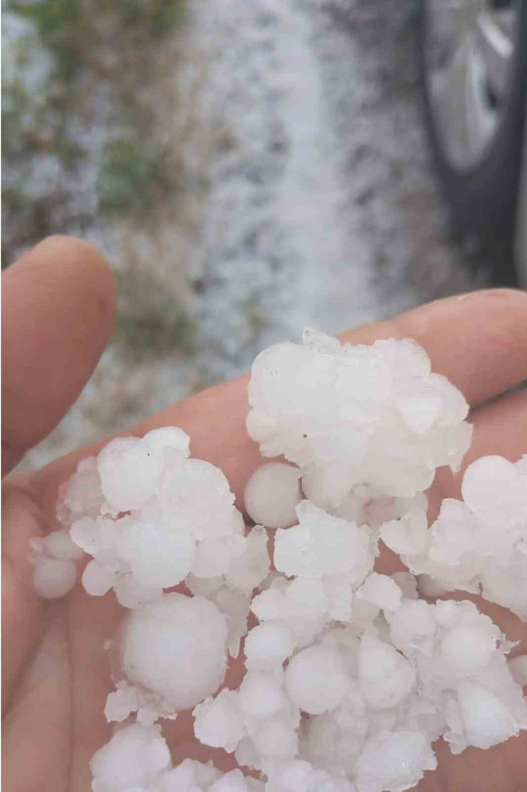 Nevşehir’de sel ve dolu tarım arazilerini vurdu
