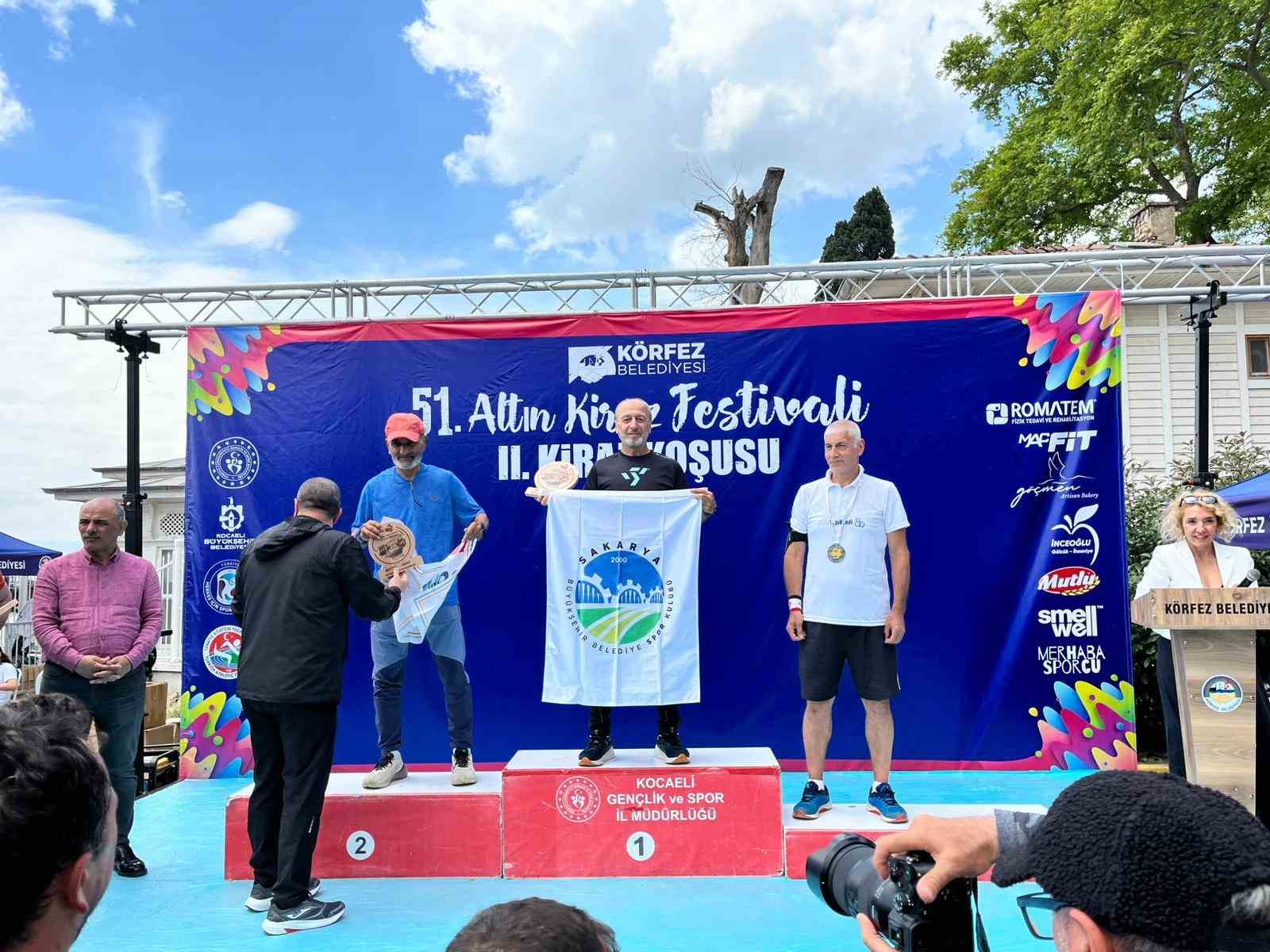 Sakarya’nın koşan tecrübesi Ali Turan kürsüyü bırakmıyor